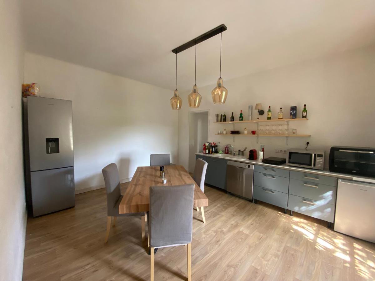 Appartement Eygalieres Avec Petit Jardin Eygalières Exterior foto