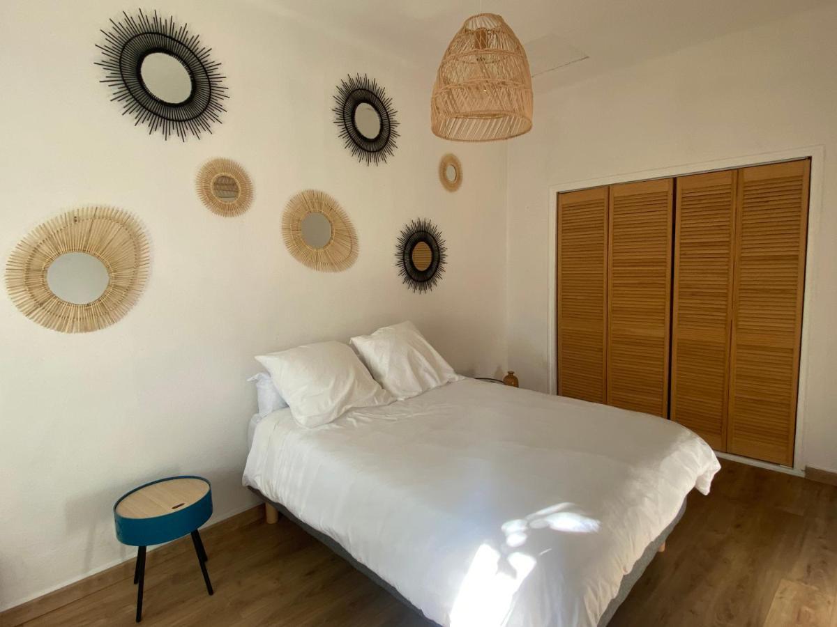 Appartement Eygalieres Avec Petit Jardin Eygalières Exterior foto