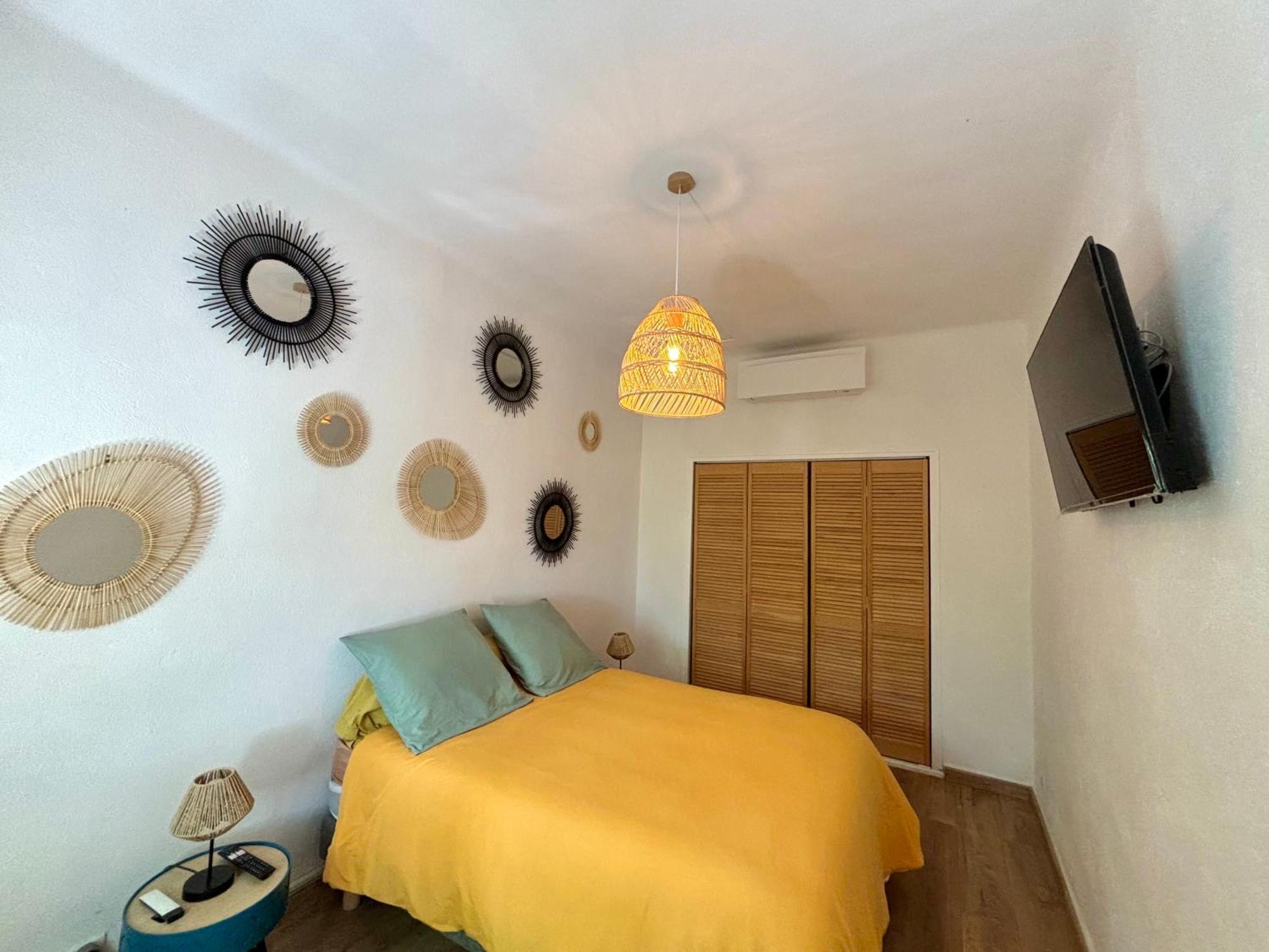 Appartement Eygalieres Avec Petit Jardin Eygalières Exterior foto
