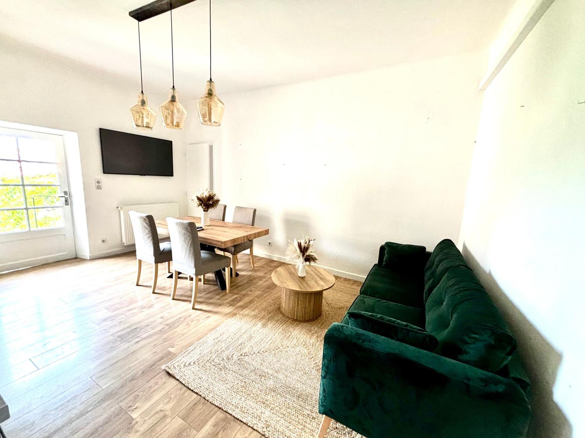 Appartement Eygalieres Avec Petit Jardin Eygalières Exterior foto